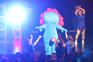 『ミャクミャク感謝祭 2026 in TOKYO』アバンギャルディや黒ミャクミャクキレッキレダンスに600人熱狂5