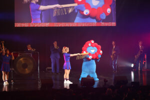 『ミャクミャク感謝祭 2026 in TOKYO』アバンギャルディや黒ミャクミャクキレッキレダンスに600人熱狂9