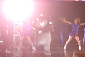 『ミャクミャク感謝祭 2026 in TOKYO』アバンギャルディや黒ミャクミャクキレッキレダンスに600人熱狂14