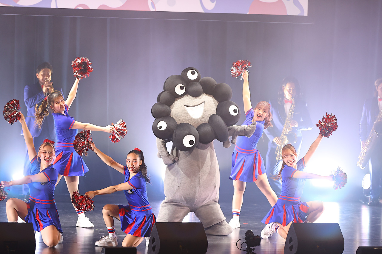 『ミャクミャク感謝祭 2026 in TOKYO』アバンギャルディや黒ミャクミャクキレッキレダンスに600人熱狂16