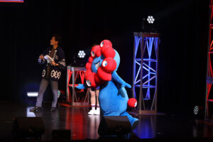 『ミャクミャク感謝祭 2026 in TOKYO』アバンギャルディや黒ミャクミャクキレッキレダンスに600人熱狂27