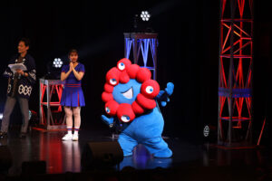 『ミャクミャク感謝祭 2026 in TOKYO』アバンギャルディや黒ミャクミャクキレッキレダンスに600人熱狂29