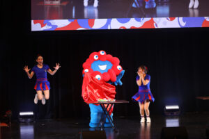 『ミャクミャク感謝祭 2026 in TOKYO』アバンギャルディや黒ミャクミャクキレッキレダンスに600人熱狂31