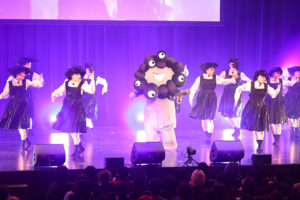 『ミャクミャク感謝祭 2026 in TOKYO』アバンギャルディや黒ミャクミャクキレッキレダンスに600人熱狂51