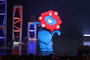 『ミャクミャク感謝祭 2026 in TOKYO』アバンギャルディや黒ミャクミャクキレッキレダンスに600人熱狂58