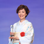 戸田恵子『第47回松尾芸能賞』壇上で野沢那智さん、三谷幸喜への感謝！「休みそうになったら蹴飛ばして」