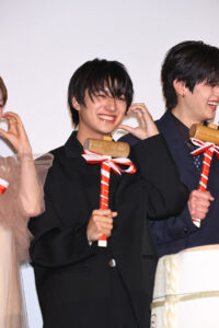 荒木飛羽『炎かがよへ』樋口日奈から“虫”裏話暴露に苦笑い！杉江大志 戸塚祥太、原嘉孝シーン褒める7