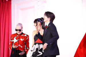 &TEAM・K『プラダを着た悪魔2』メリル・ストリープとアン・ハサウェイ来日お祝い22