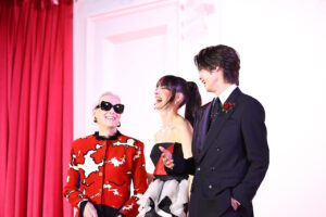 &TEAM・K『プラダを着た悪魔2』メリル・ストリープとアン・ハサウェイ来日お祝い25