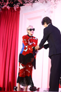 &TEAM・K『プラダを着た悪魔2』メリル・ストリープとアン・ハサウェイ来日お祝い27