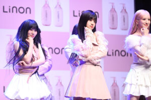 ME:I・RINON『Linon』起用に「運命」!メイクに2時間かけているメンバーの苦労話も45
