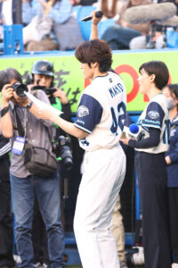 宮野真守 神宮球場の応援団に感動！ノーバン成功したからマリオジャンプだった？【囲み会見ほぼ全文】18