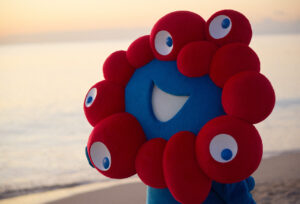 ミャクミャク「万博がおわっても、みんながずっと仲良くしてくれてとってもうれしいんだ」！写真集出した真意？2