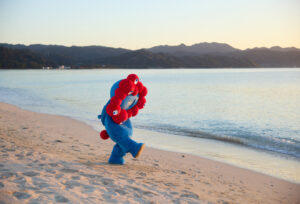 ミャクミャク「万博がおわっても、みんながずっと仲良くしてくれてとってもうれしいんだ」！写真集出した真意？3