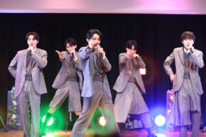 秋元康総合P 30人の男性アイドルグループ「Cloud ten」お披露目！3曲披露16
