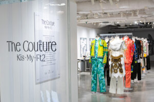 Kis-My-Ft2池袋PARCO衣装展『The Couture』内覧写真14枚公開！メンバーら衣装匂いクンクン！？3