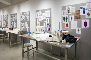 Kis-My-Ft2池袋PARCO衣装展『The Couture』内覧写真14枚公開！メンバーら衣装匂いクンクン！？7