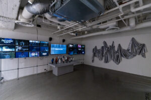 Kis-My-Ft2池袋PARCO衣装展『The Couture』内覧写真14枚公開！メンバーら衣装匂いクンクン！？11