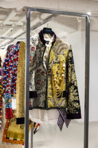 Kis-My-Ft2池袋PARCO衣装展『The Couture』内覧写真14枚公開！メンバーら衣装匂いクンクン！？13