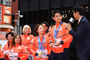 “りくりゅう”三浦璃来選手「私にとっては木原龍一くんが……」に大沸き！ミラノ・コルティナ五輪パレード1