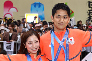 “りくりゅう”三浦璃来選手「私にとっては木原龍一くんが……」に大沸き！ミラノ・コルティナ五輪パレード10