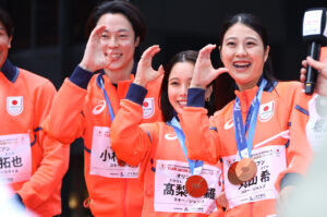 ミラノ五輪感謝パレード 髙梨沙羅選手「直接感謝を伝えることができました」や堀島行真選手ら7
