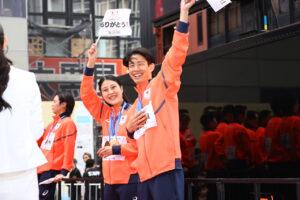 ミラノ五輪感謝パレード 髙梨沙羅選手「直接感謝を伝えることができました」や堀島行真選手ら10