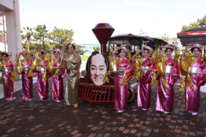 松平健 八景島シーパラダイス“降臨”で「上様」フィーバー！「晴れさせ契約」驚きの報酬？11