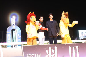 横浜流星 大井競馬場うまたせ君を紳士的行動でキュン！羽田盃 戸崎圭太騎手と笑顔で握手13