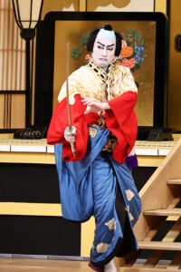 『御名残五月大歌舞伎』源平布引滝「義賢最期」片岡愛之助“戸板倒し”や仁王立ちからの“仏倒れ”8