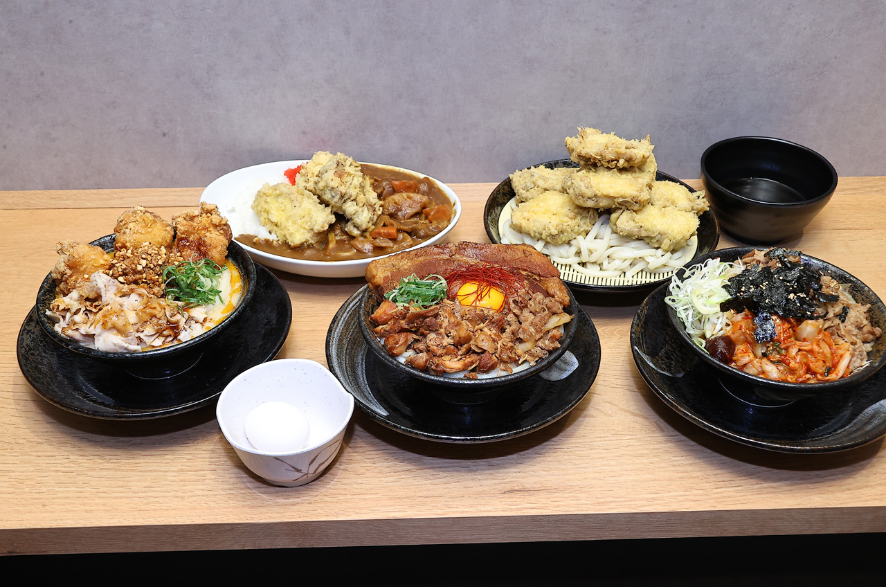 はなまるうどん 赤坂 肉店(赤坂一ツ木通り店)オープン!『爆担々』はじめ1Kgメニュー続々4