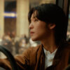 目黒蓮『キリン 午後の紅茶』イギリスの街ニコニコ歩くオフショット公開