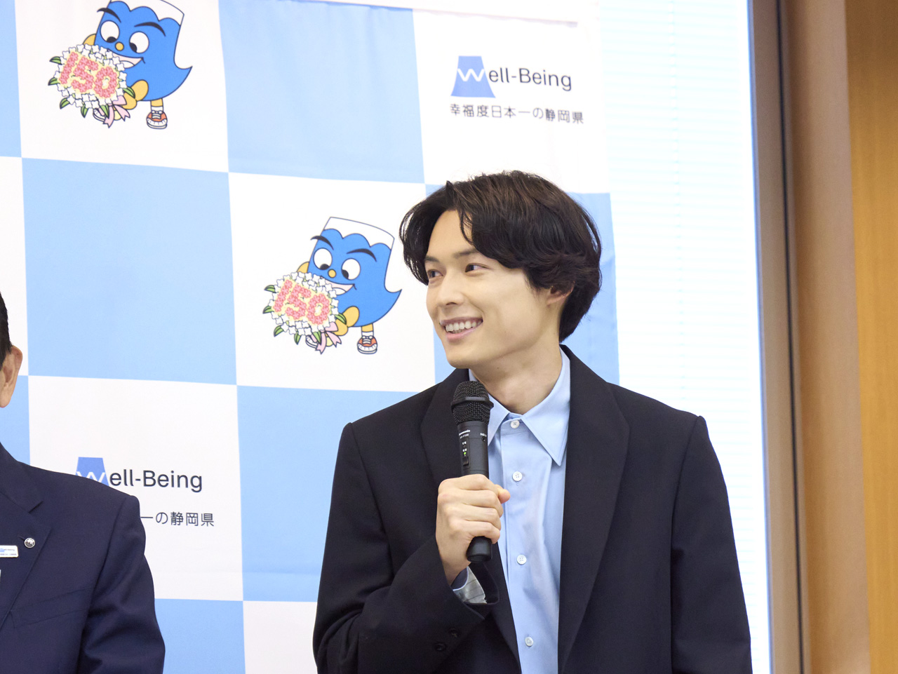 松村北斗 故郷・静岡県は「豊かな県」!『静岡県誕生150周年記念アンバサダー』就任で県庁来庁1