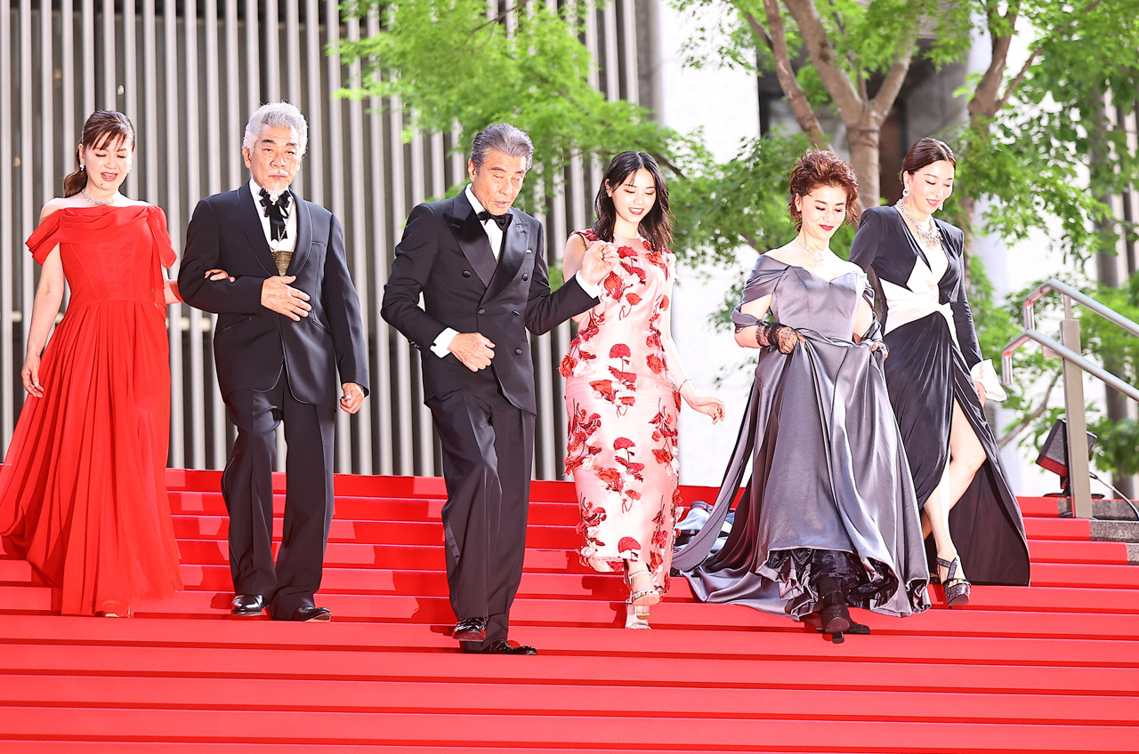 西野七瀬『免許返納!?』レッドカーペットで存在感!「情けない姿も引き出せた」と自信6