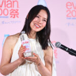 中谷美紀『エビアン』200周年お祝い！「水の精のような気持ちでこのドレスをまとってみました」
