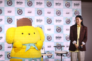 榮倉奈々 ポムポムプリンからされたことに“仕事”そっちのけで感激！『ポムポムポーションCAFE』来店25
