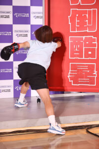 高橋成美 回転ジャンプで「打倒酷暑」パンチ！たくろう・きむらバンド多忙で「今年1年は無事に家に帰る」2
