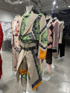 Kis-My-Ft2池袋PARCO衣装展『The Couture』前期衣装の一部解説！バックショットも掲載11