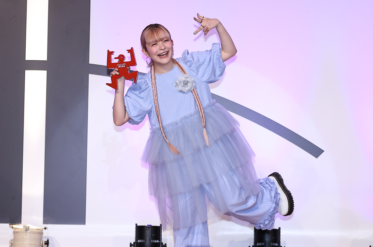 アンジェリーナ1/3「第63回ギャラクシー賞」壇上でNGSコール!神田伯山サプライズVTRにビックリ6