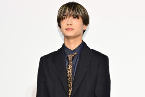 高橋恭平“知的男子”に願望や岩瀬洋志とハンドシェイク生披露！『山口くんはワルくない』舞台挨拶2