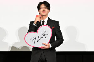 高橋恭平“知的男子”に願望や岩瀬洋志とハンドシェイク生披露！『山口くんはワルくない』舞台挨拶6