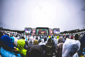 INI「ごぶごぶフェスティバル2026」雨を楽しむ8曲パフォーマンス20