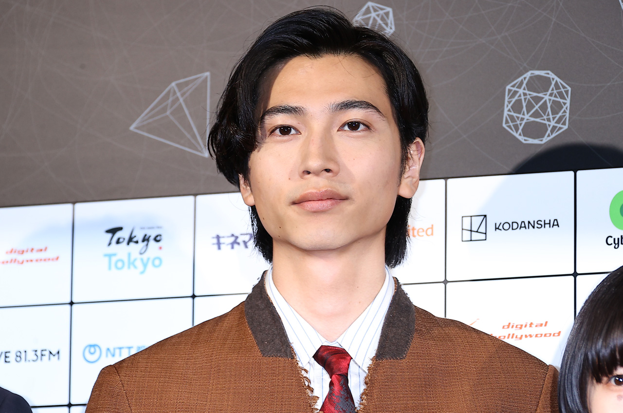 庄司浩平『彼方の声』でSSFF & ASIAレッドカーペットに!カメラにお茶目なピース5