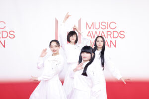 新しい学校のリーダーズ「MUSIC AWARDS JAPAN 2026」レッドカーペットに10