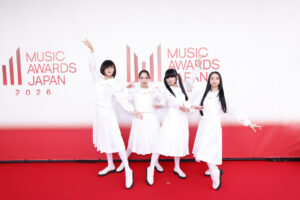 新しい学校のリーダーズ「MUSIC AWARDS JAPAN 2026」レッドカーペットに15