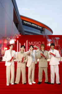 M!LK「MUSIC AWARDS JAPAN 2026」レッドカーペットで『好きすぎて滅!』20
