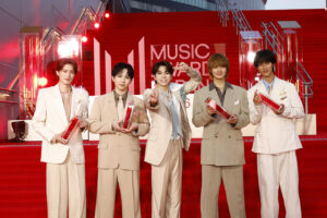 M!LK「MUSIC AWARDS JAPAN 2026」レッドカーペットで『好きすぎて滅!』28