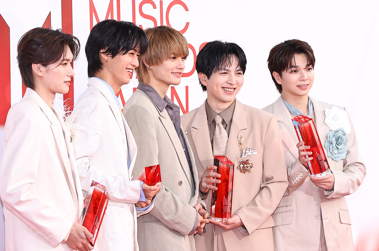 M!LK「MUSIC AWARDS JAPAN 2026」レッドカーペットで『好きすぎて滅!』4