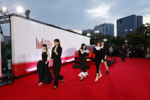 櫻坂46・山崎天、藤吉夏鈴、森田ひかる、的野美青、山下瞳月「MUSIC AWARDS JAPAN 2026」レッドカーペットに25