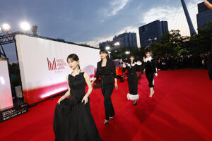 櫻坂46・山崎天、藤吉夏鈴、森田ひかる、的野美青、山下瞳月「MUSIC AWARDS JAPAN 2026」レッドカーペットに27